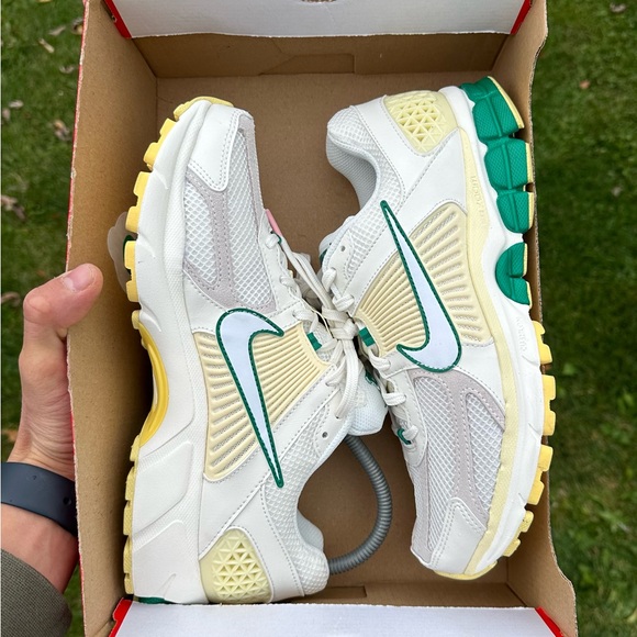 Running shoes Nike Zoom Vomero 5 Alabaster Malachite Brand new size 8,5 - Picture 5 of 8